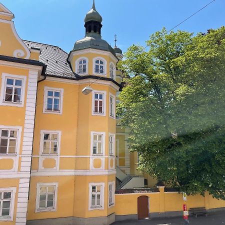 Helle Zwei-Zimmer-Stadt-Wohnung Am Bismarkplatz Mit Tiefgarage Landshut Buitenkant foto