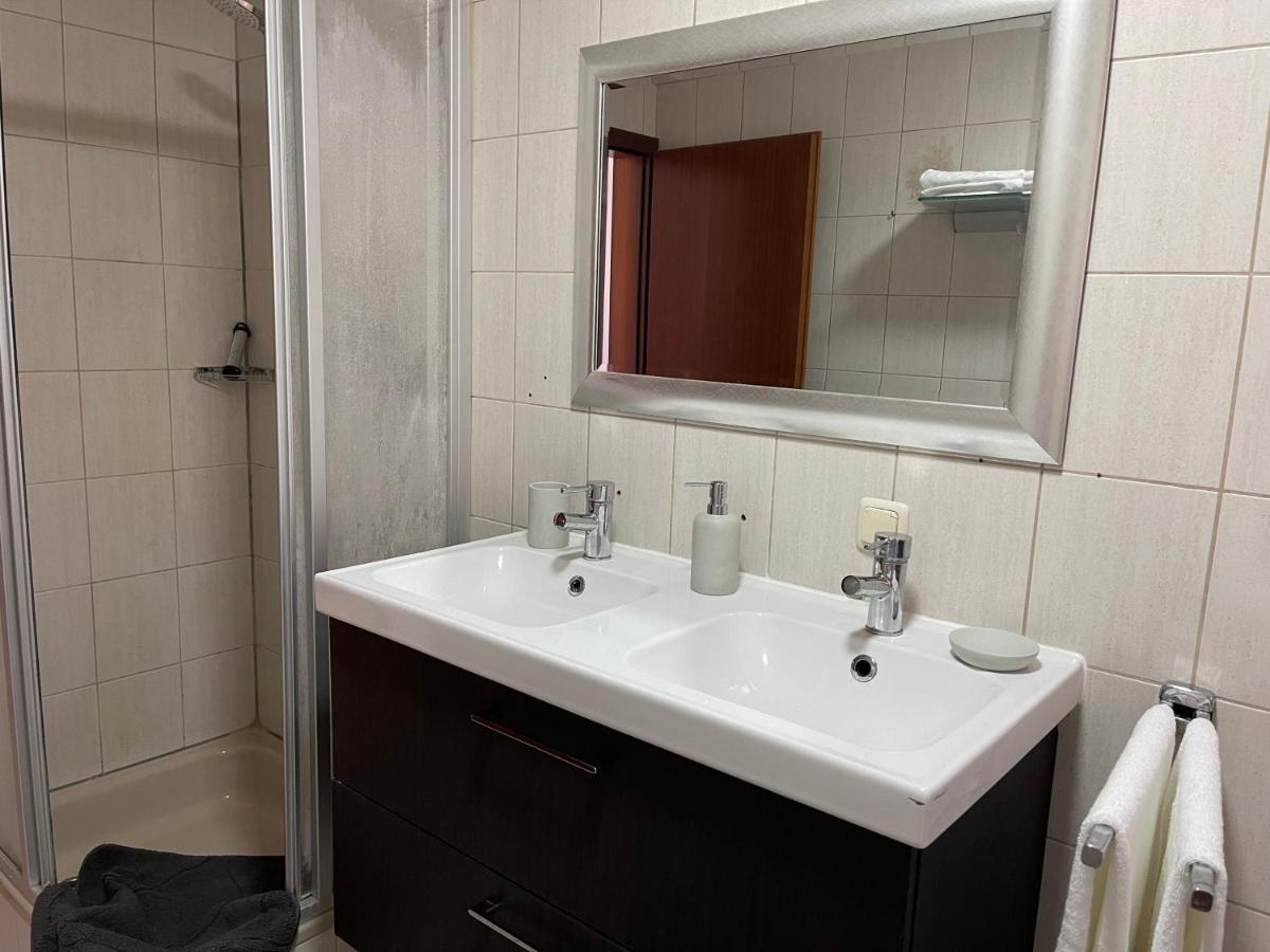 Helle Zwei-Zimmer-Stadt-Wohnung Am Bismarkplatz Mit Tiefgarage Landshut Buitenkant foto