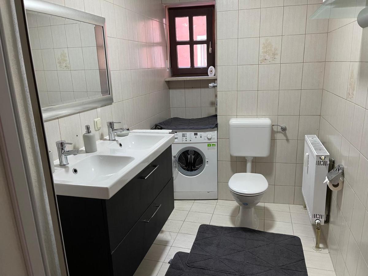 Helle Zwei-Zimmer-Stadt-Wohnung Am Bismarkplatz Mit Tiefgarage Landshut Buitenkant foto