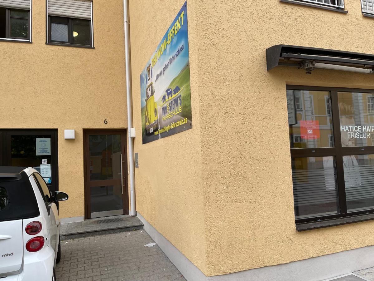 Helle Zwei-Zimmer-Stadt-Wohnung Am Bismarkplatz Mit Tiefgarage Landshut Buitenkant foto